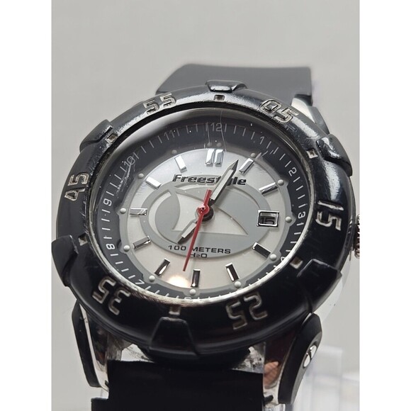 Freestyle Kampus Mid 100M Quartz Date Watch 32mm Rotating Bezel New Battery - Picture 4 of 11